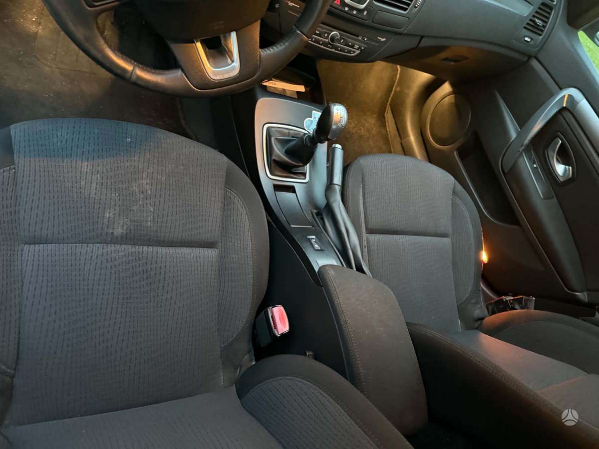 Renault Laguna 2008 — photo 9