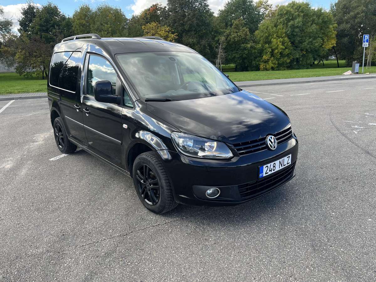 Volkswagen Caddy 2011 — салон