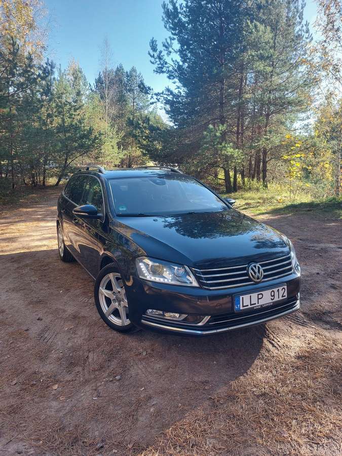 Volkswagen Passat 2014 — rear view