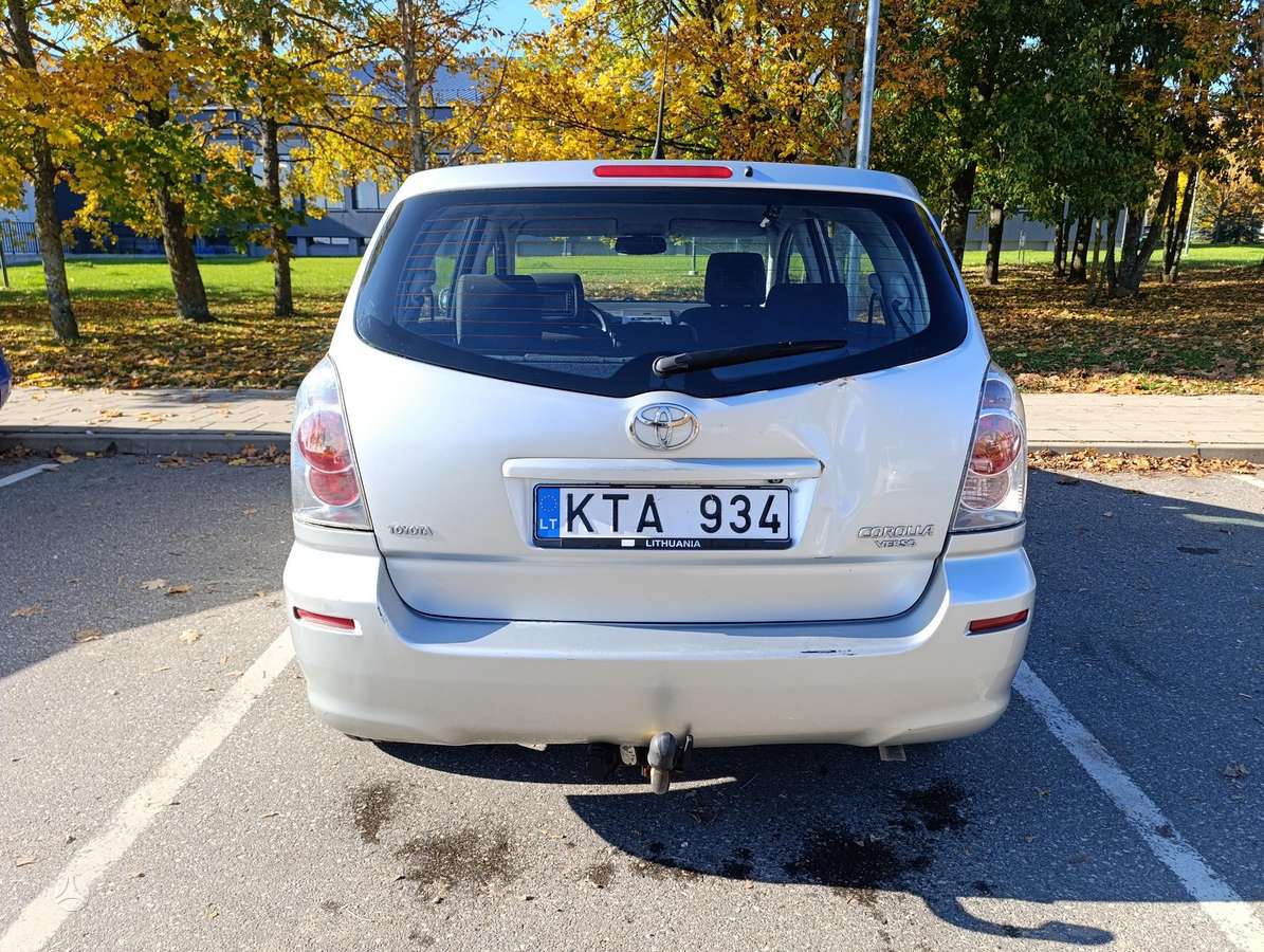 Toyota Corolla 2006 — двигун 1794 cm³, 129 HP (95kW)