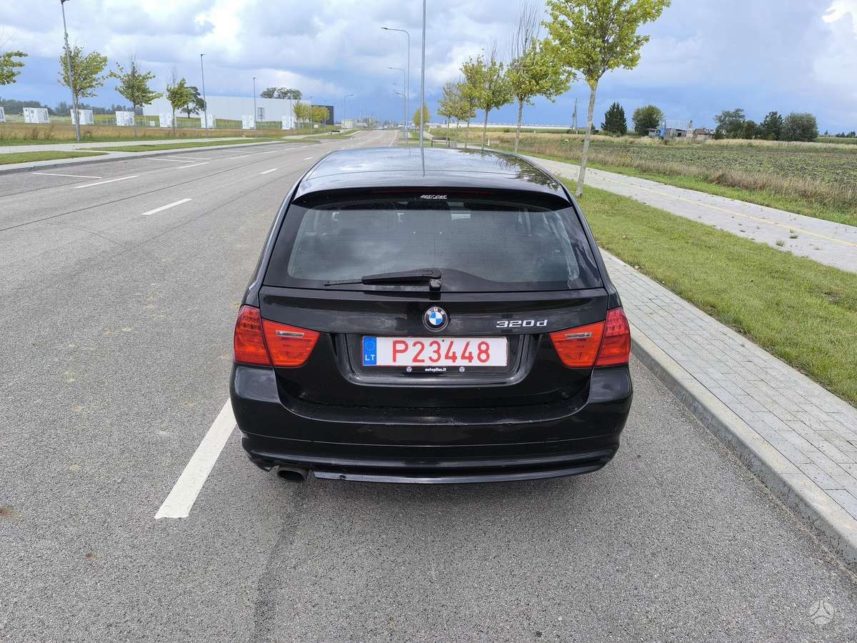 BMW 320 2009 — двигун 1995 cm³, 177 HP (130kW)