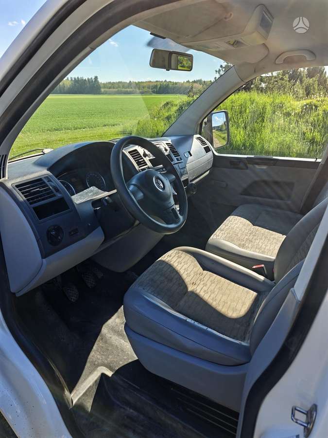 Volkswagen Transporter 2011 — photo 13