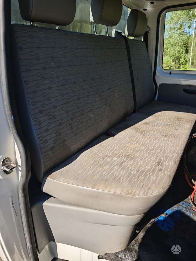 Volkswagen Transporter 2011 — photo 14
