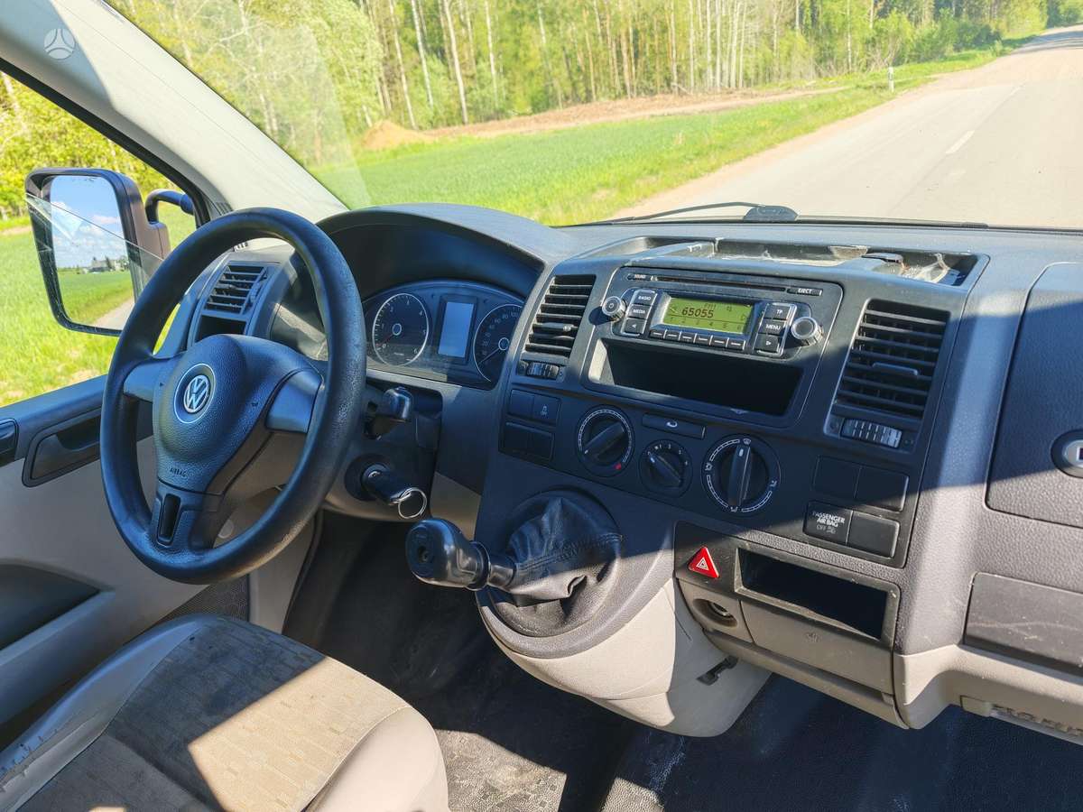 Volkswagen Transporter 2011 — photo 15