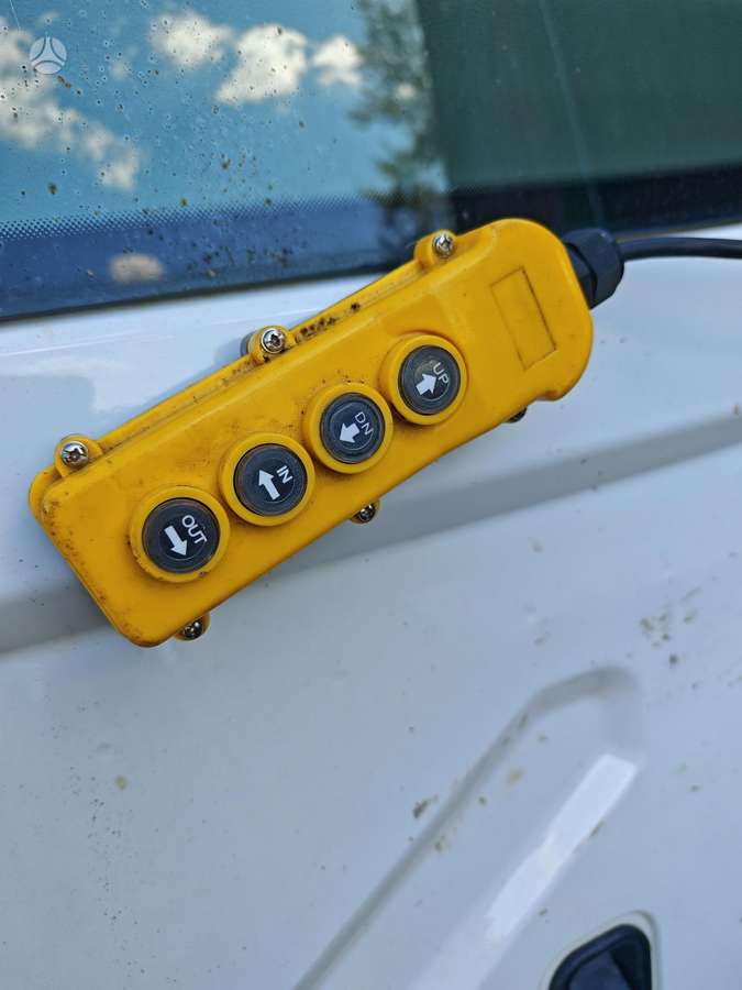 Volkswagen Transporter 2011 — photo 18