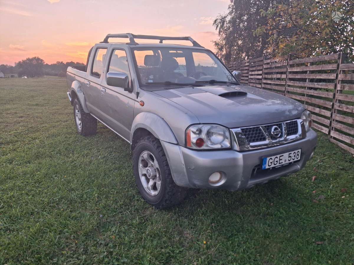Nissan Navara 2005 — vehicle for AFU Ukraine