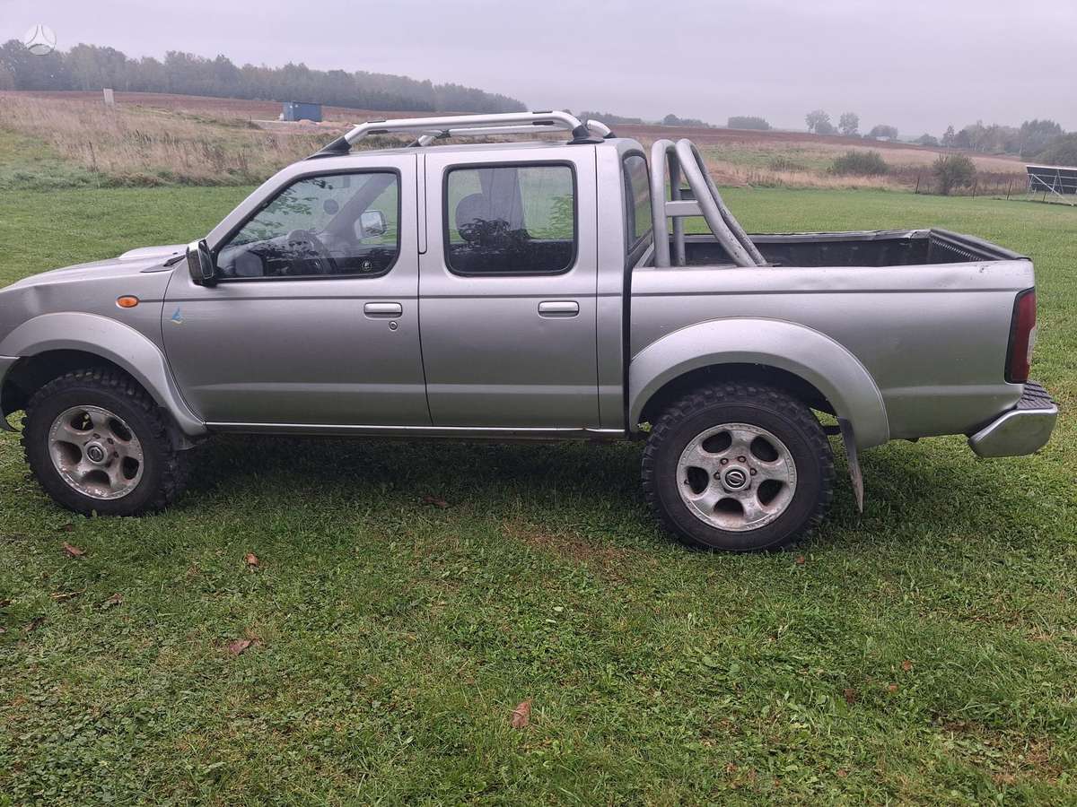 Nissan Navara, 2005