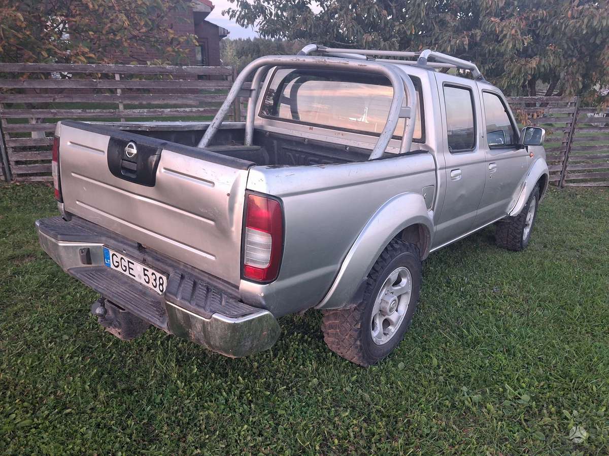 Nissan Navara 2005 — engine 2500 cm³, 148 HP (109kW)