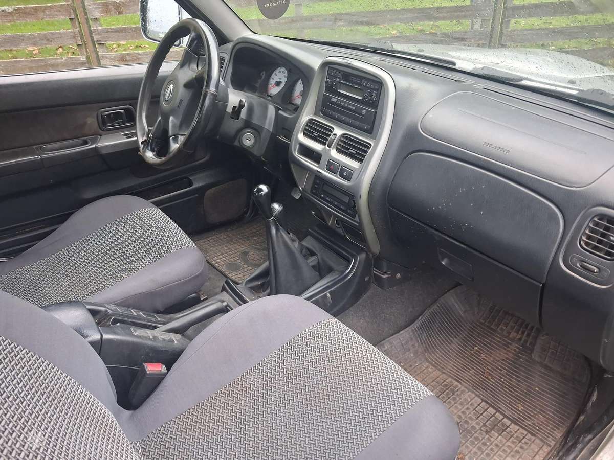 Nissan Navara 2005 — photo 6