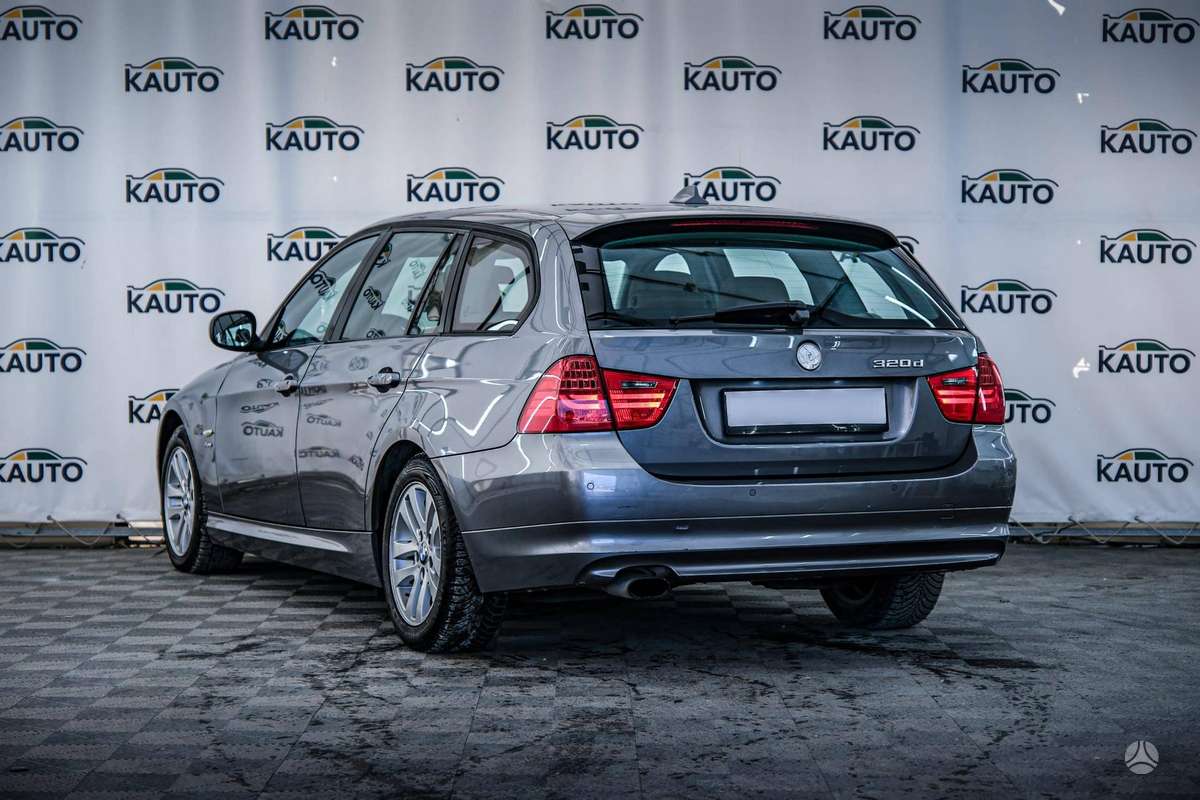 BMW 320 2011 — двигун 2000 cm³, 184 HP (135kW)