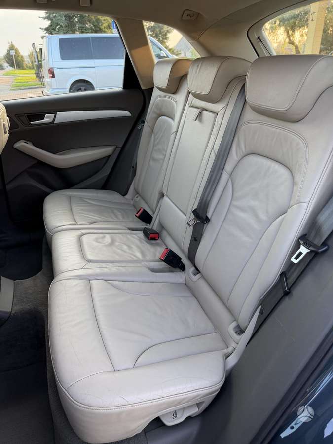 Audi Q5 2010 — photo 24