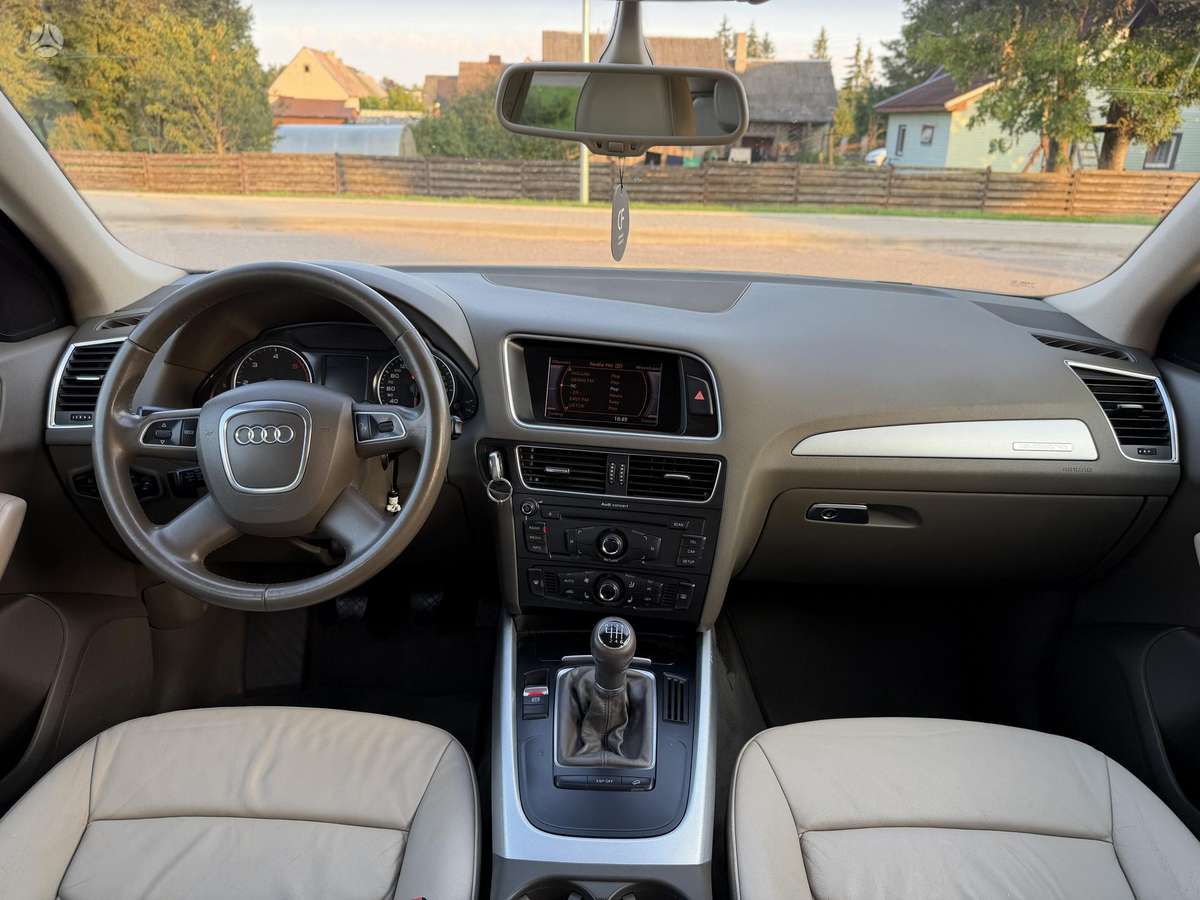 Audi Q5 2010 — photo 26