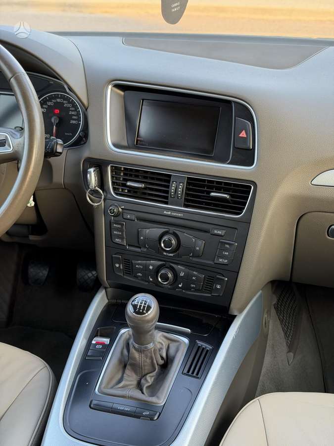 Audi Q5 2010 — photo 28