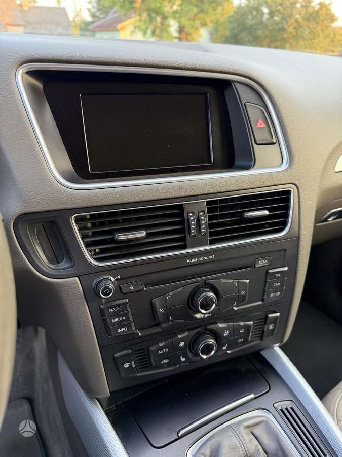 Audi Q5 2010 — photo 31