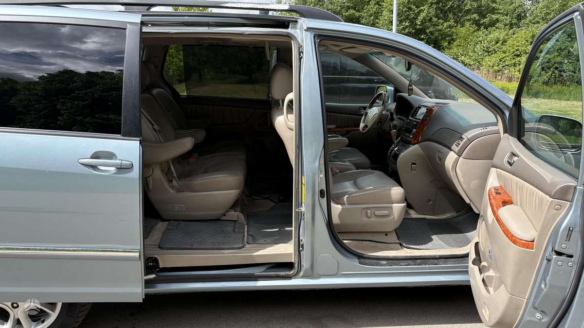 Toyota Sienna 2006 — фото 10