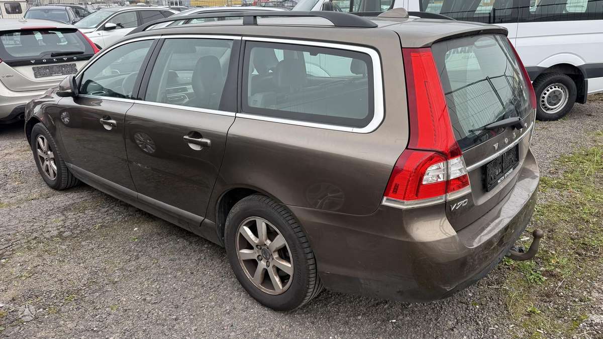 Volvo V70 2013 — engine 1984 cm³, 136 HP (100kW)