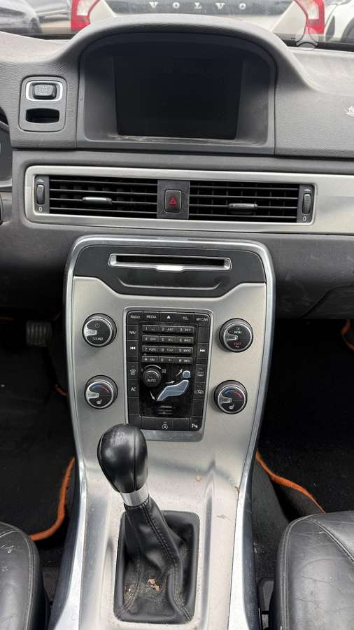 Volvo V70 2013 — photo 9