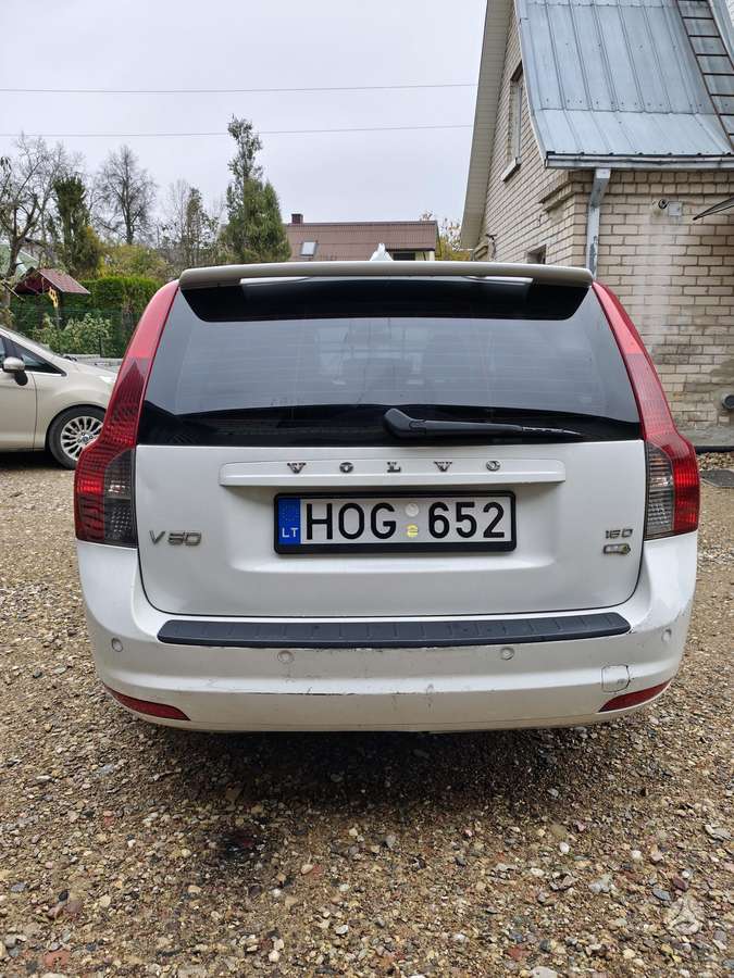 Volvo V50 2010 — двигун 1560 cm³, 109 HP (80kW)
