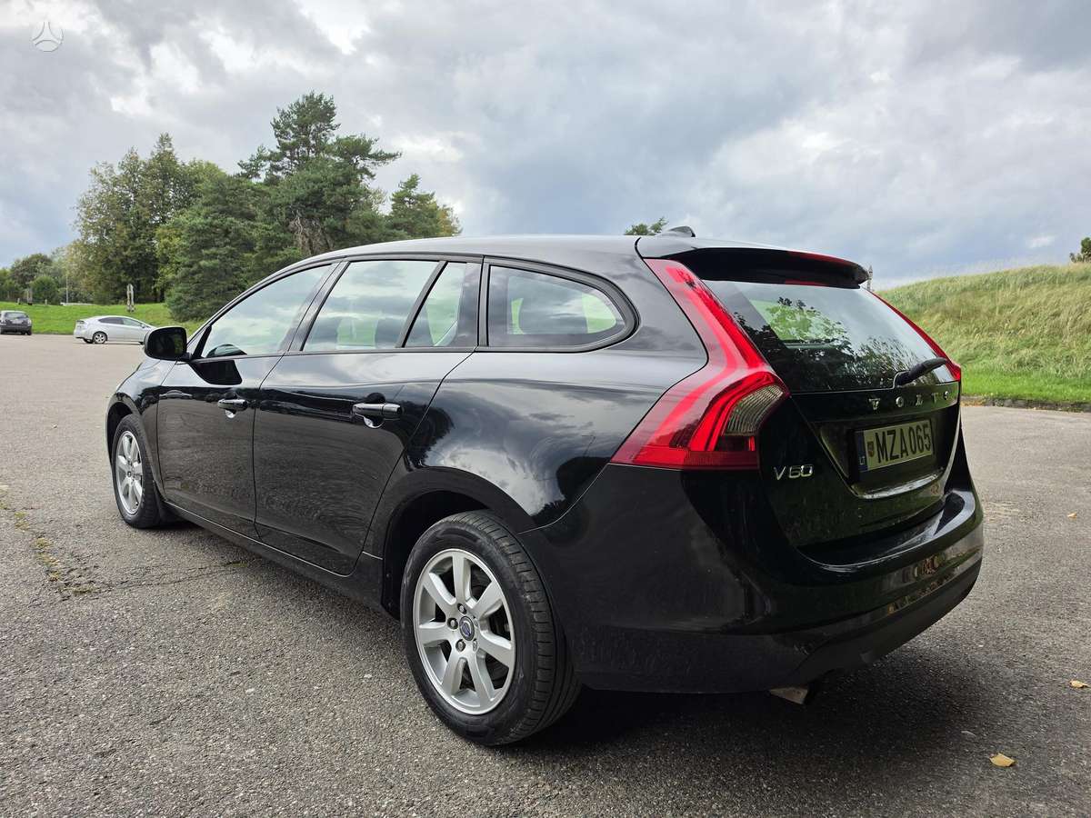 Volvo V60 2012 — photo 5