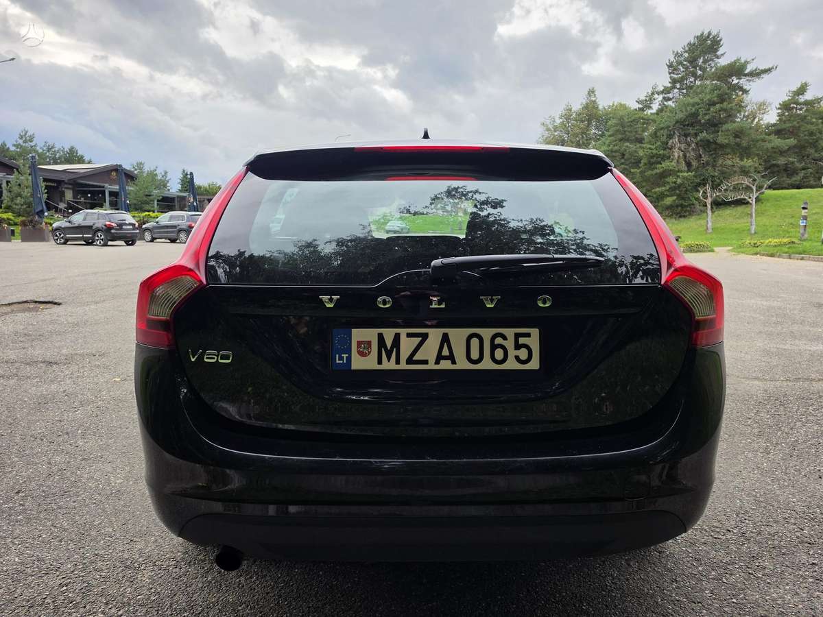 Volvo V60 2012 — photo 6