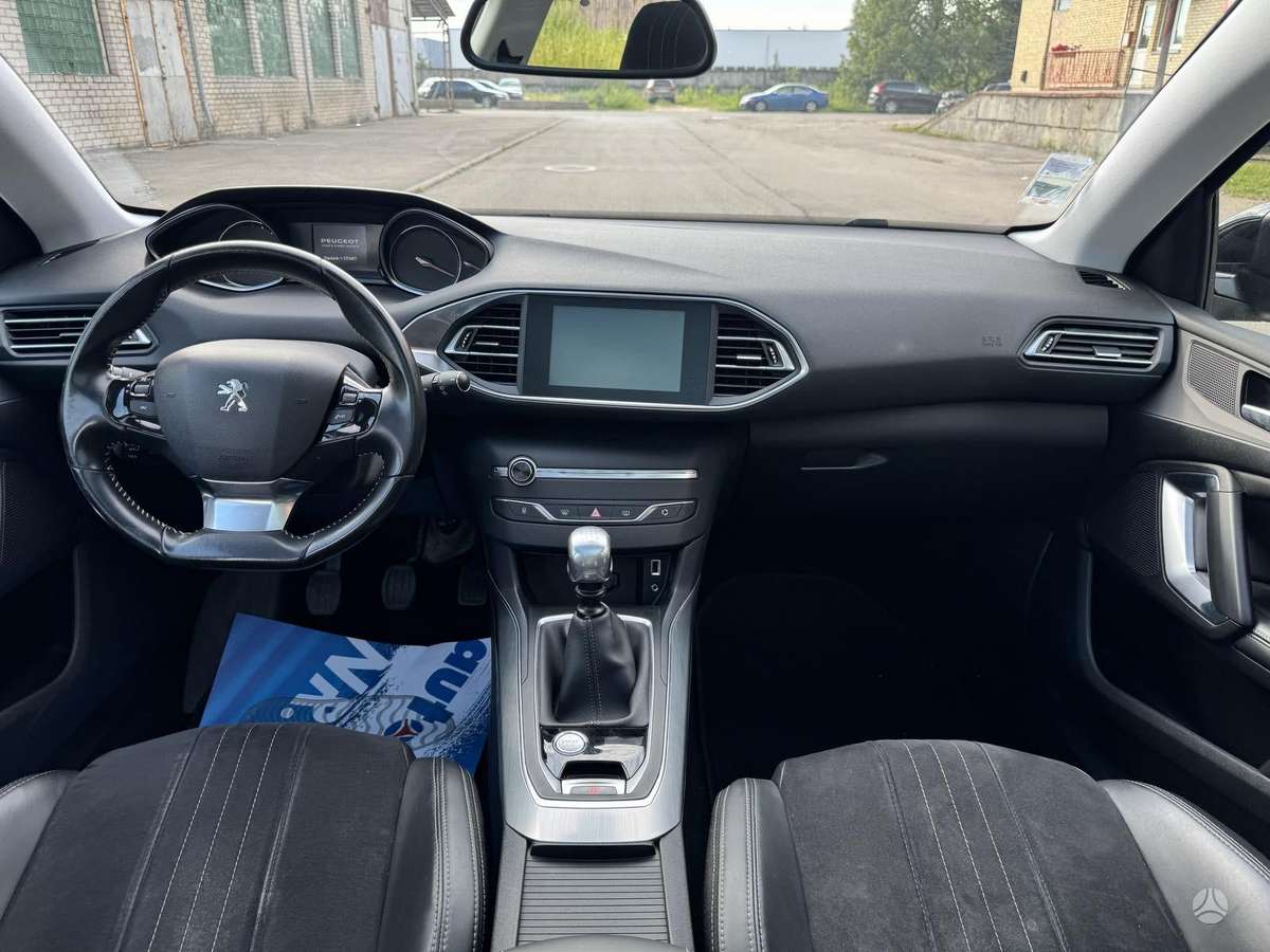 Peugeot 308 2015 — photo 11