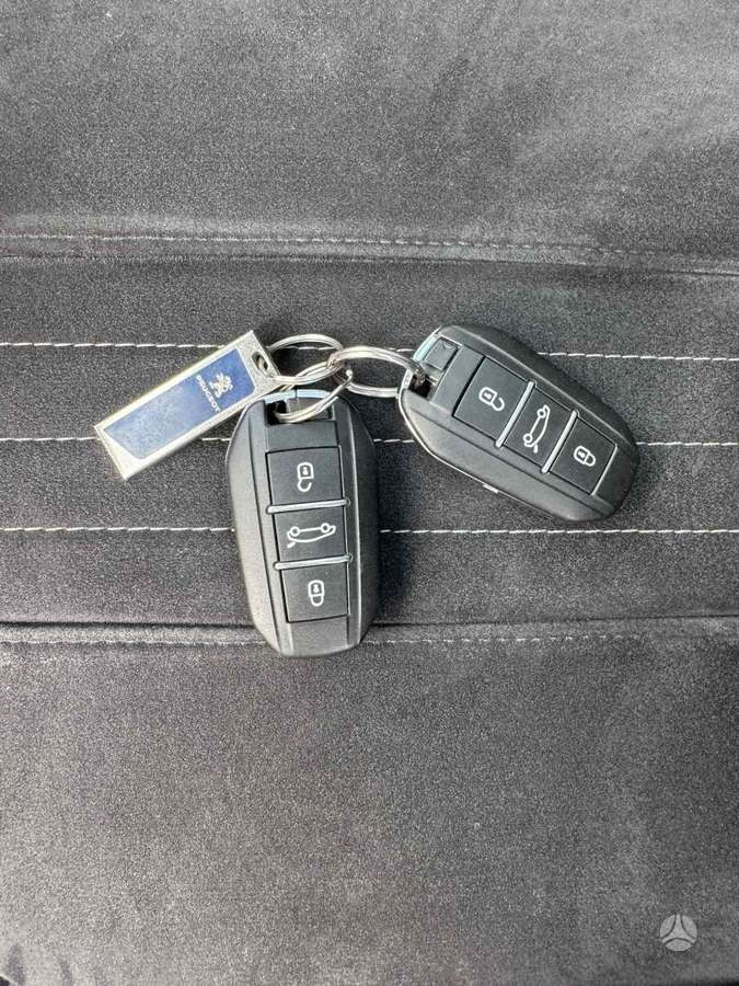 Peugeot 308 2015 — photo 18