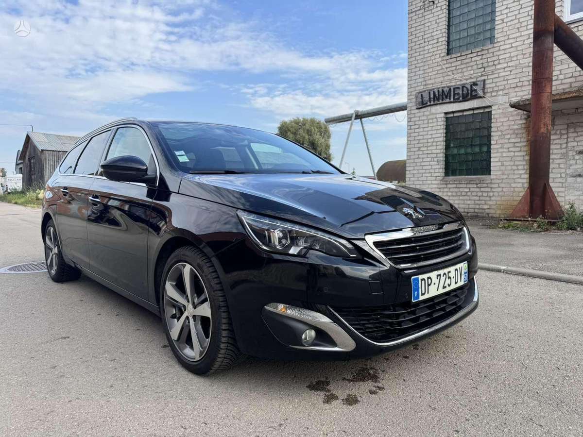 Peugeot 308 2015 — interior