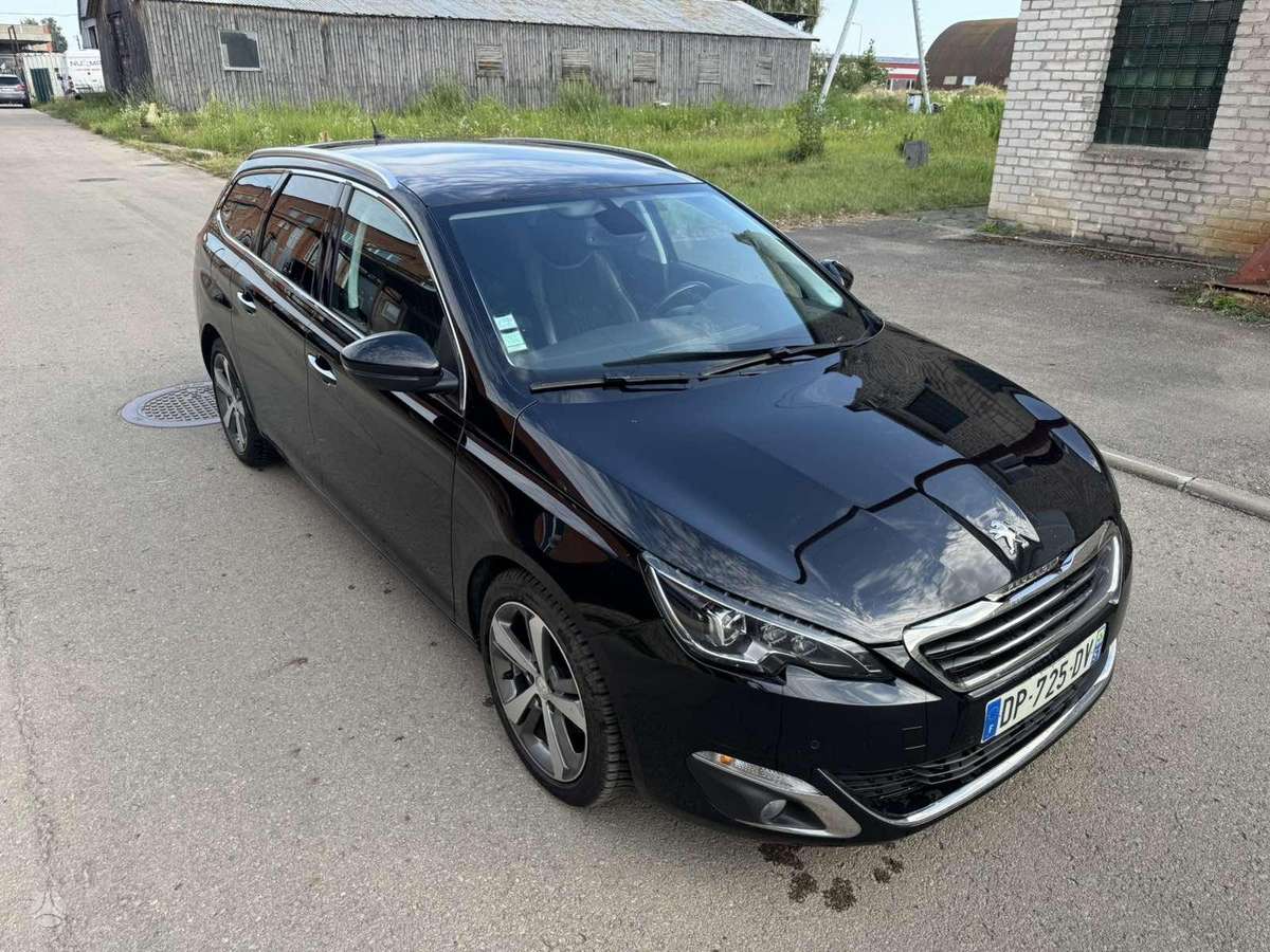 Peugeot 308 2015 — engine 2000 cm³, 150 HP (110kW)