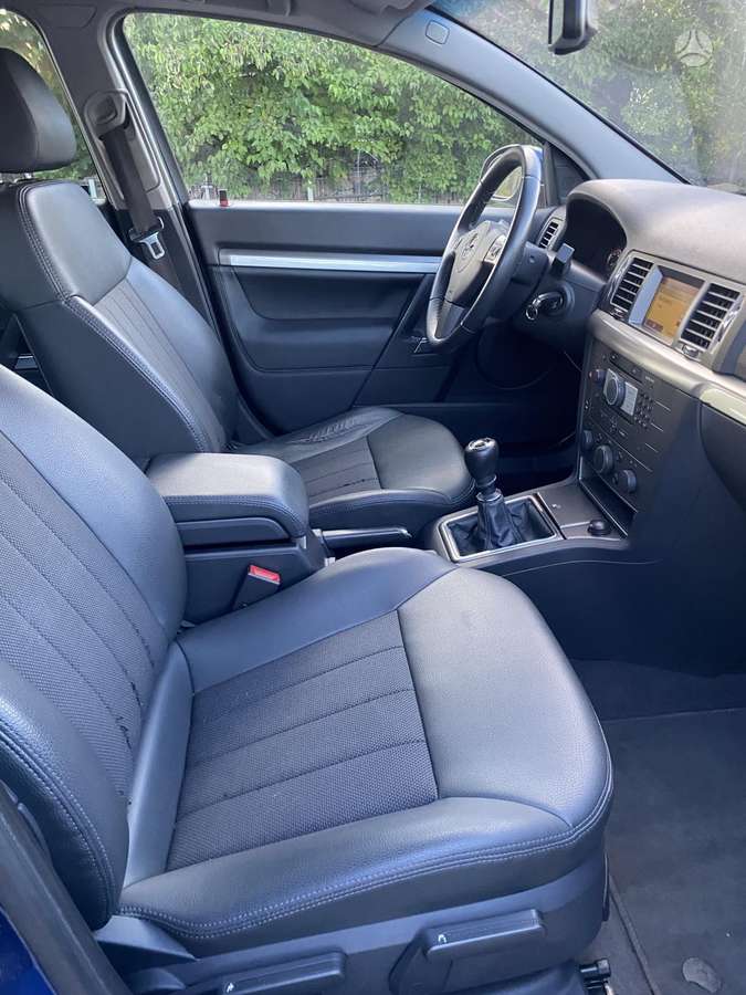 Opel Vectra 2008 — photo 12