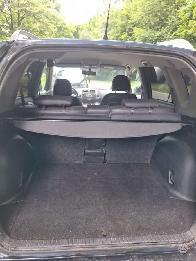 Toyota RAV4 2008 — interior