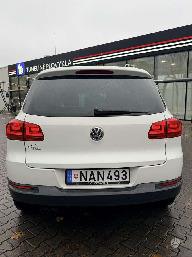 Volkswagen Tiguan 2012 — engine 1968 cm³, 140 HP (103kW)