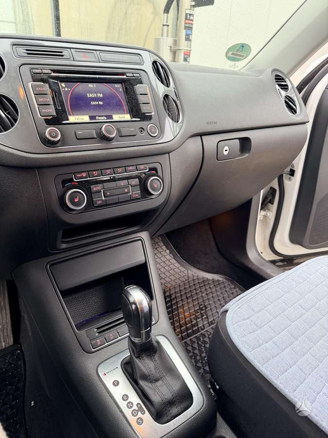 Volkswagen Tiguan 2012 — photo 7