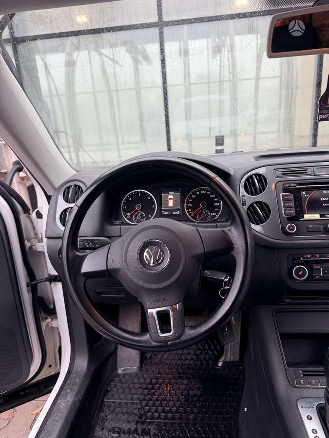 Volkswagen Tiguan 2012 — photo 9