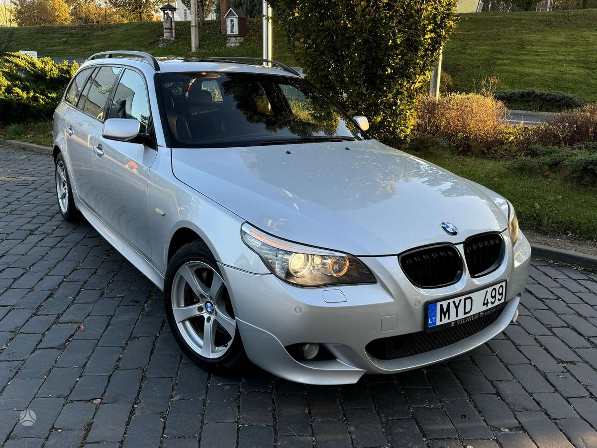 BMW 530 2008 — rear view