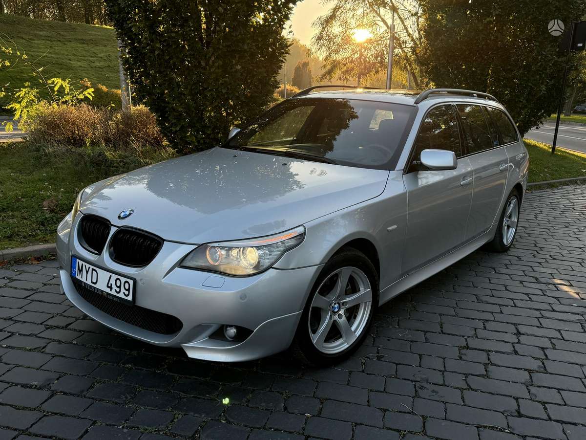 BMW 530 2008 — interior
