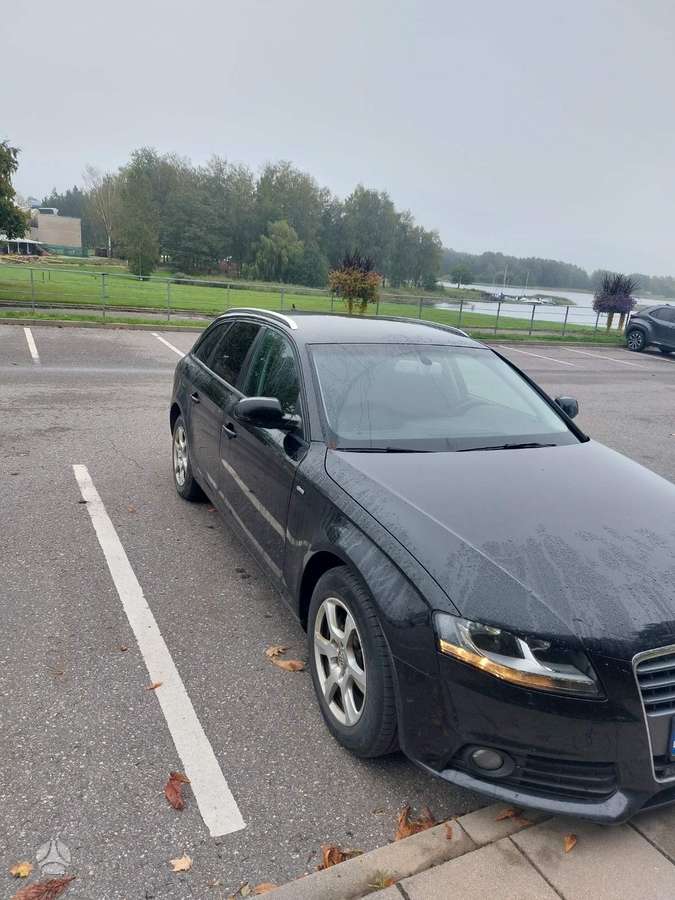 Audi A4 2010 — rear view