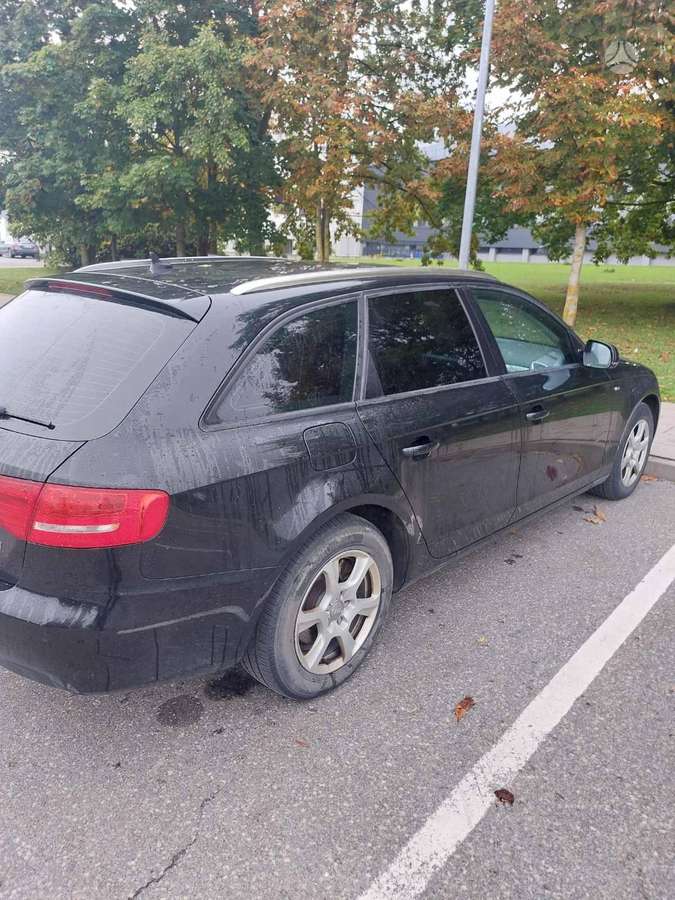 Audi A4 2010 — photo 5