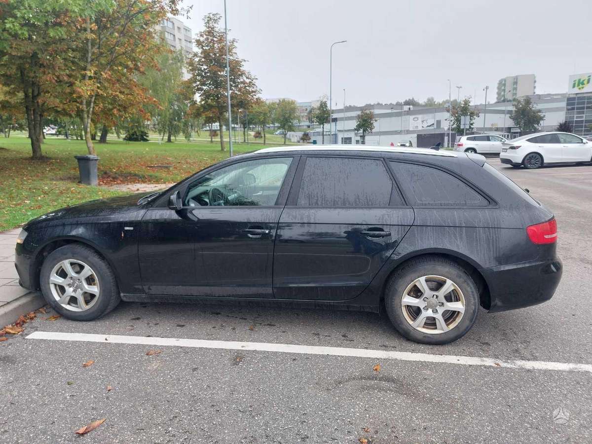 Audi A4 2010 — photo 6