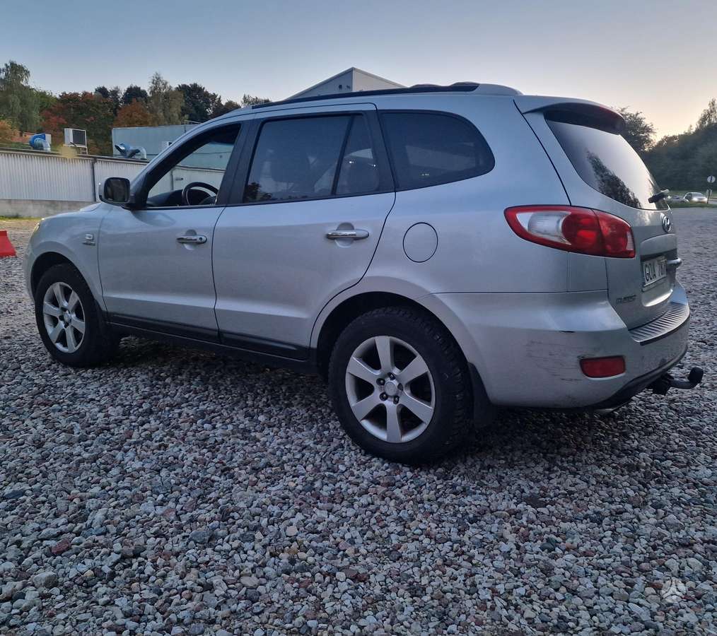 Hyundai Santa 2009 — двигун 2199 cm³, 197 HP (145kW)