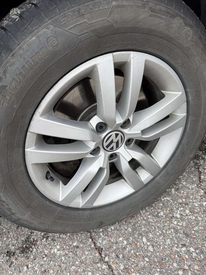 Volkswagen Tiguan 2015 — photo 12