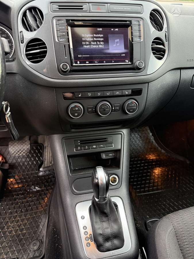 Volkswagen Tiguan 2015 — photo 8