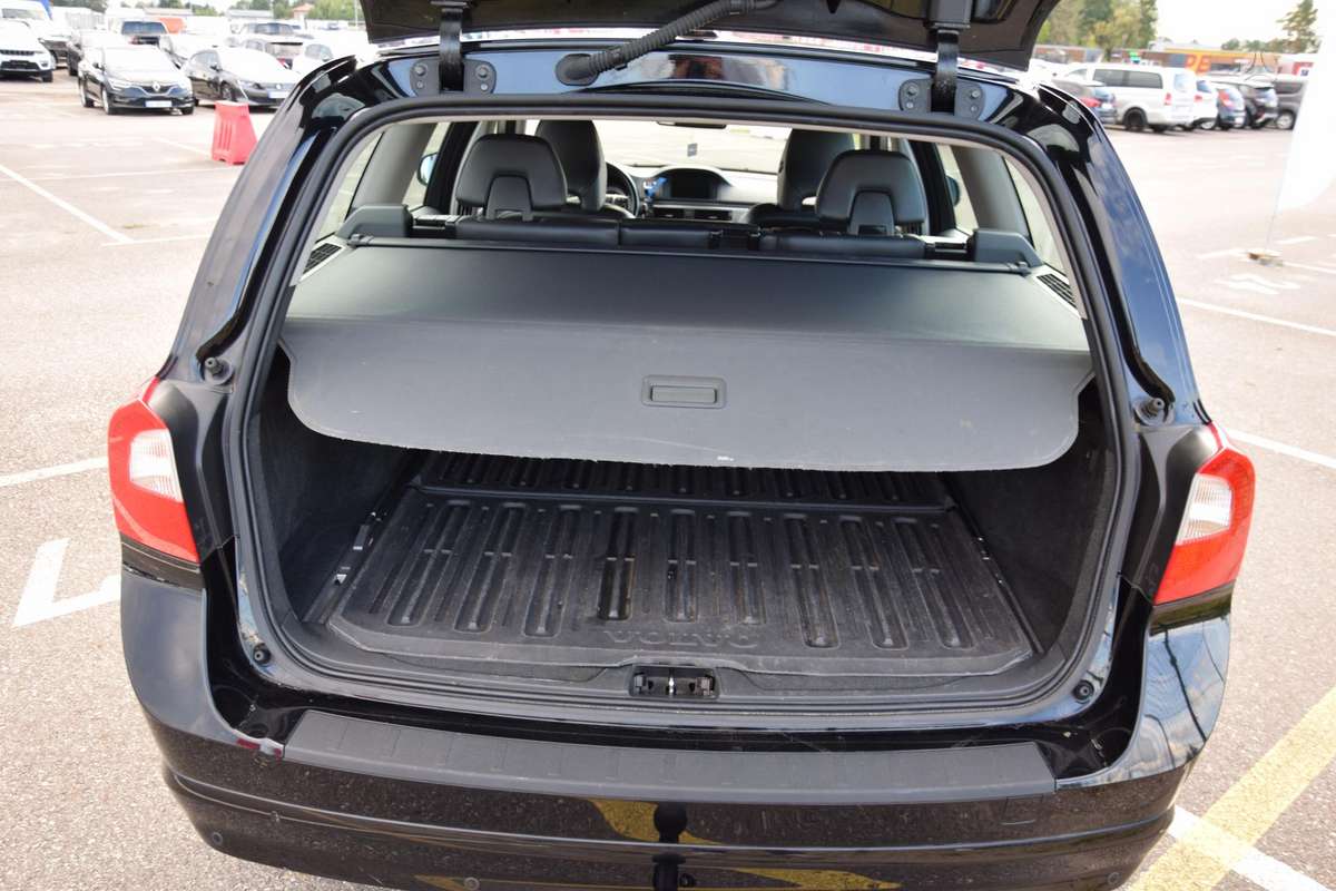 Volvo V70 2011 — photo 27