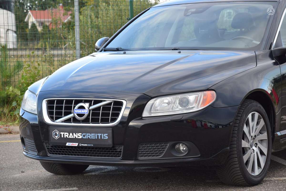 Volvo V70 2011 — photo 7