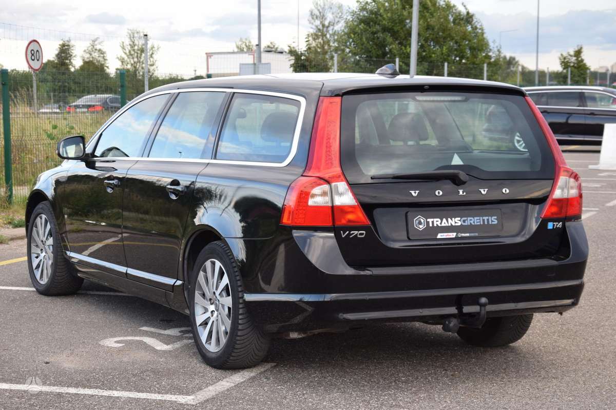 Volvo V70 2011 — photo 9