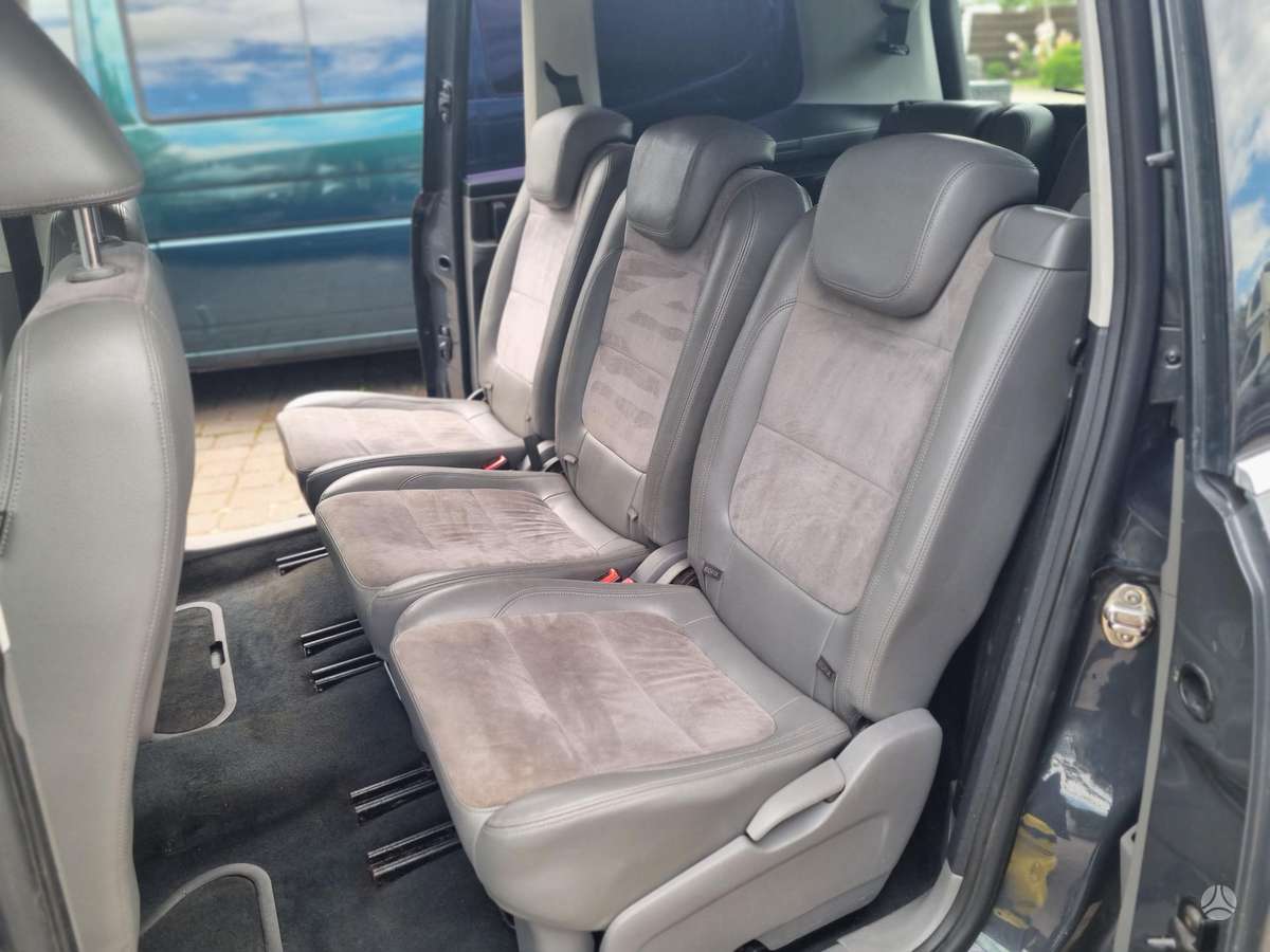 Volkswagen Sharan 2012 — photo 11