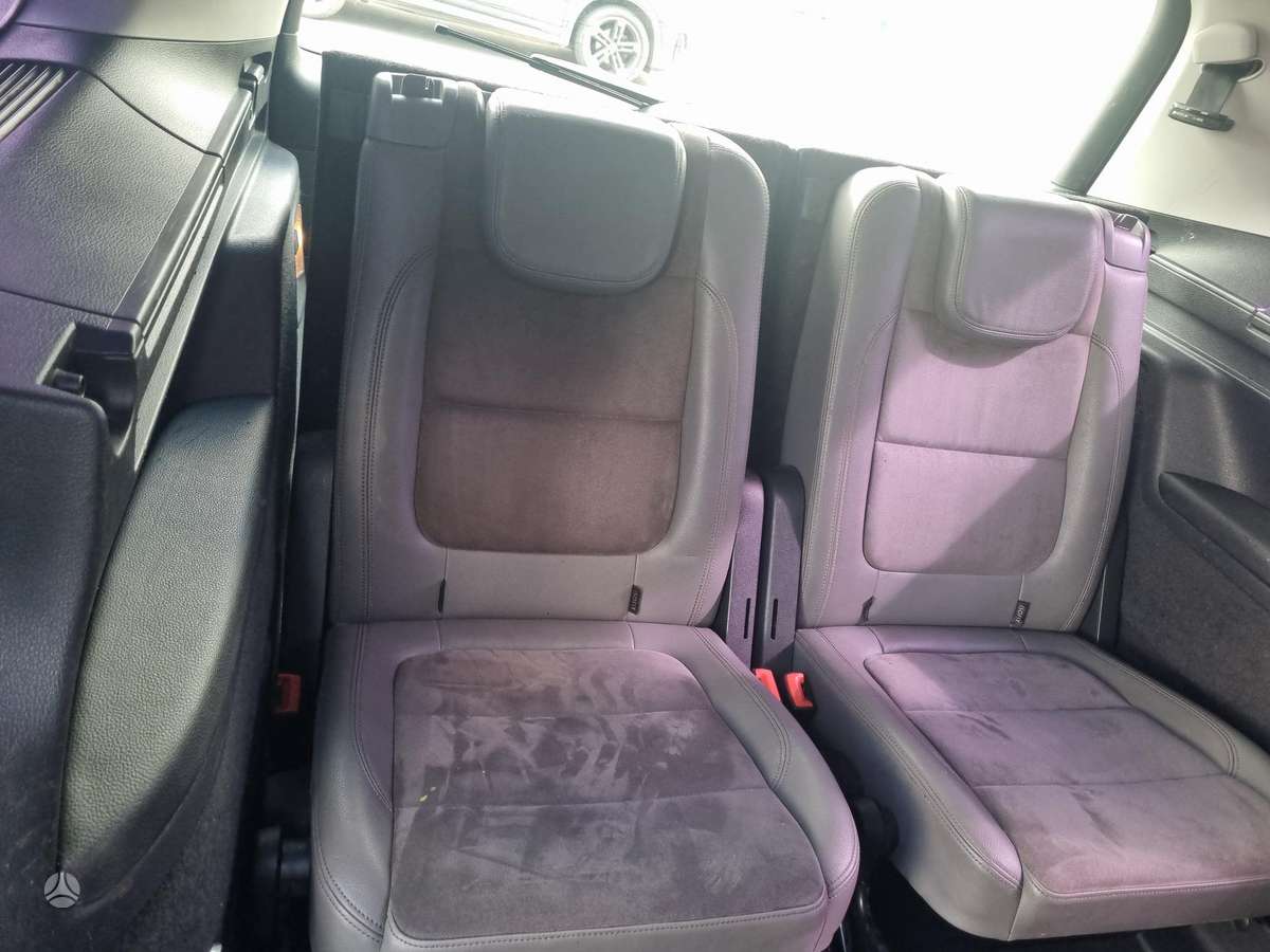 Volkswagen Sharan 2012 — photo 15