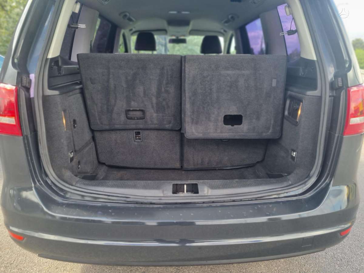 Volkswagen Sharan 2012 — photo 16