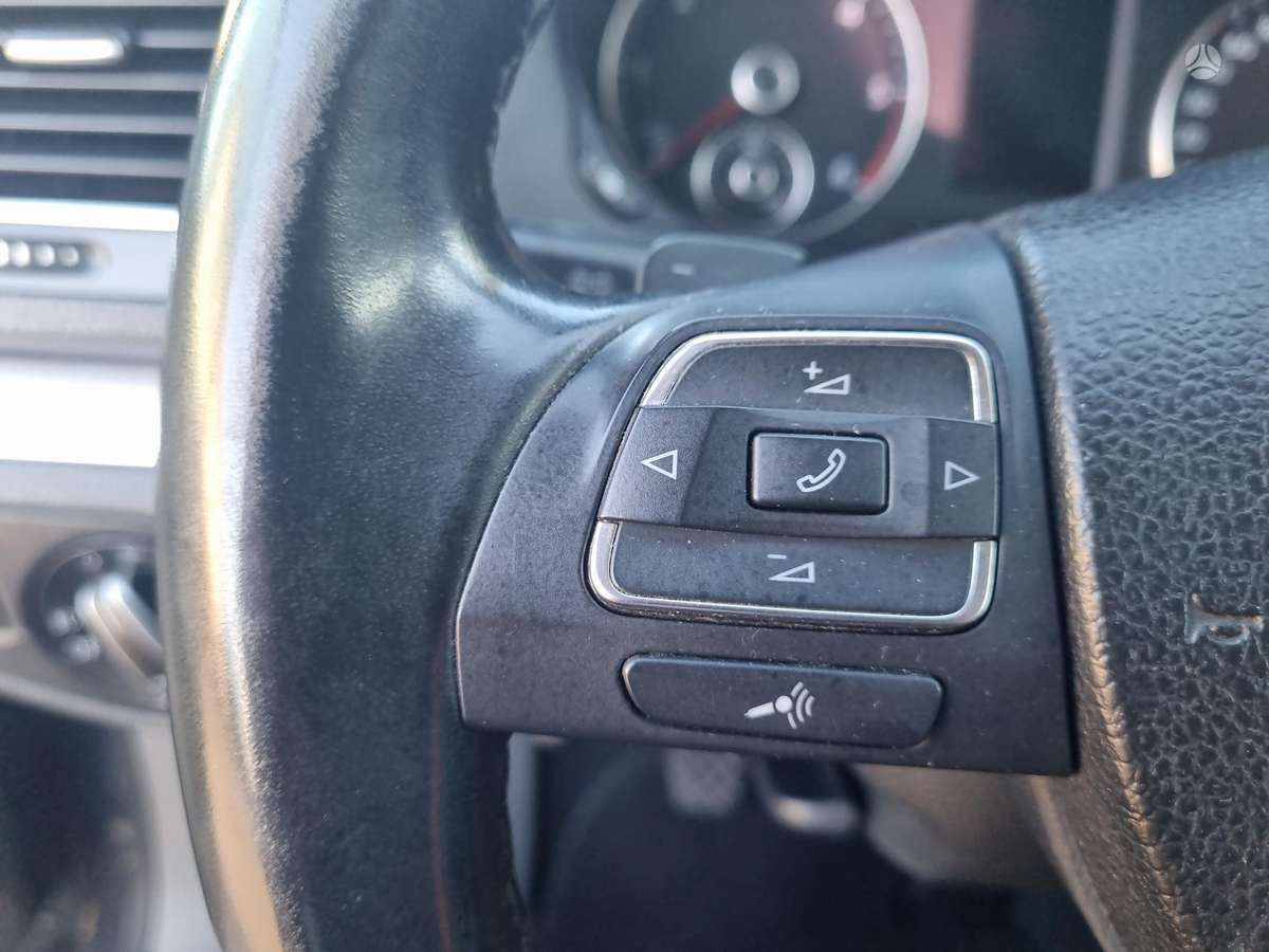 Volkswagen Sharan 2012 — photo 21