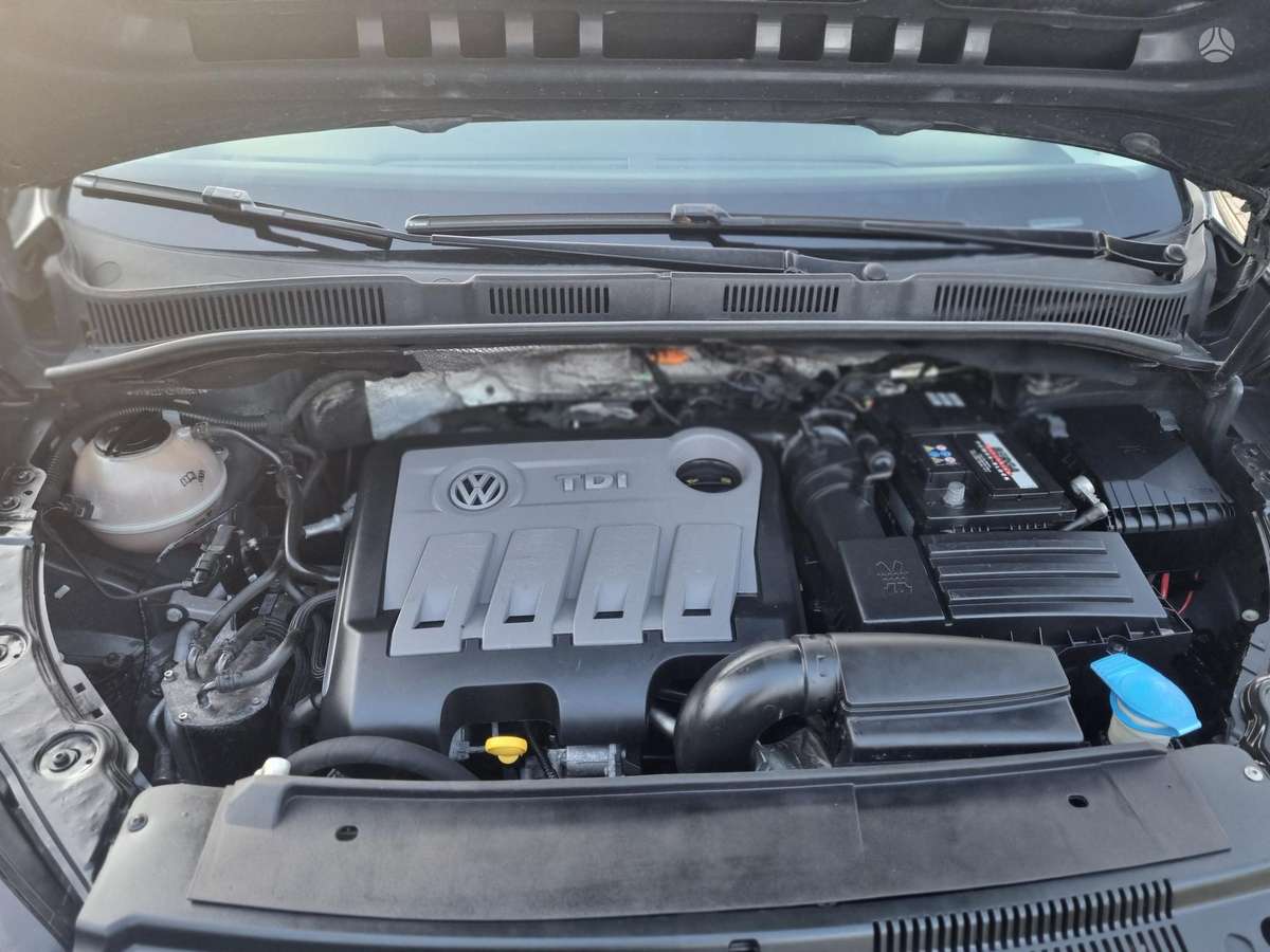 Volkswagen Sharan 2012 — photo 23