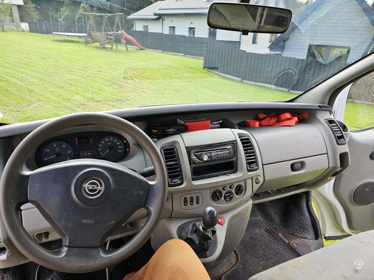 Opel Vivaro 2006 — photo 8
